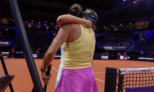 Испанская теннисистка разрыдалась в объятиях Арины Соболенко. Видео