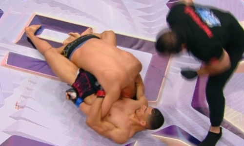 «Кокандский лев» из Узбекистана быстро «задушил» казаха из Китая с 20-ю победами