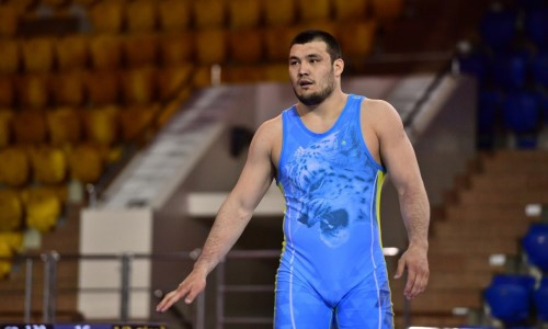 Казахстанец вышел в полуфинал отборочного турнира по греко-римской борьбе в Бишкеке