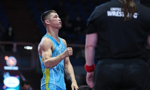 Казахстанский борец выиграл у чемпиона Азии и пробился в полуфинал олимпийского отбора