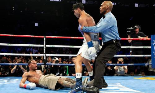 Легендарный Холифилд отреагировал на победу Гарсии над Хэйни