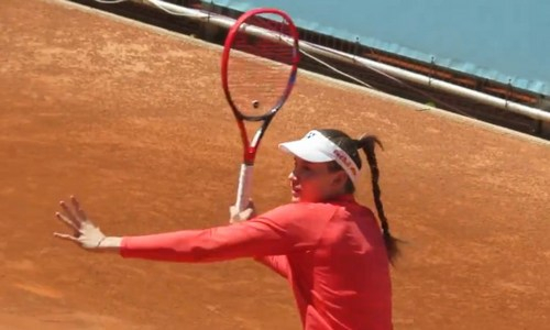 Елена Рыбакина вернулась на корт после триумфа на турнире в Штутгарте. Видео