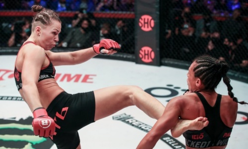 Уроженка Казахстана из UFC отреагировала на депортацию оскорбившего её мигранта