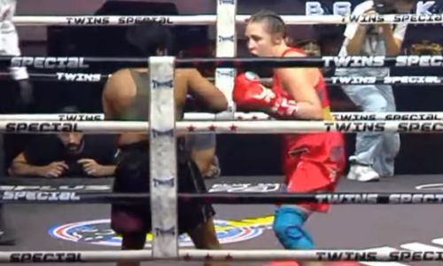 Видео полного боя с нокаутом казахстанской «Барби» за два титула чемпионки мира