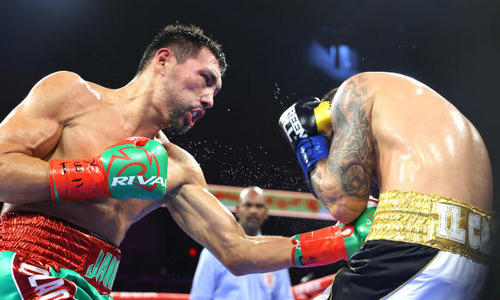 Жанибеку Алимханулы предложили бой за четыре чемпионских титула