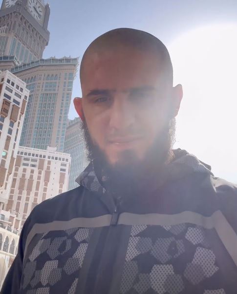 Ислам Махачев кардинально сменил имидж. Фото