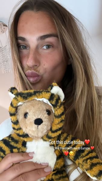 «Будет путешествовать со мной по Европе». Арина Соболенко завела нового «друга». Фото