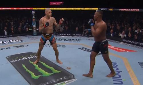 Видео полного боя Алекс Перейра — Джамал Хилл с мощным нокаутом на UFC 300