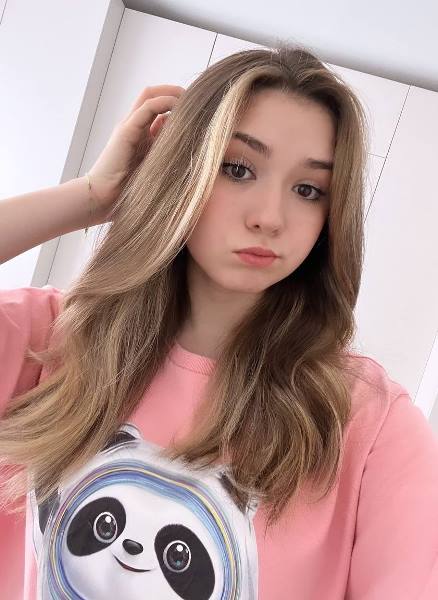 «Ей дико идет». Камила Валиева сменила имидж и привела в восторг фанатов. Видео