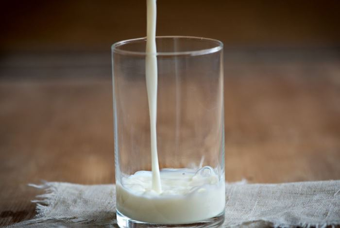 Какое молоко полезнее брать в магазине — ответ врача