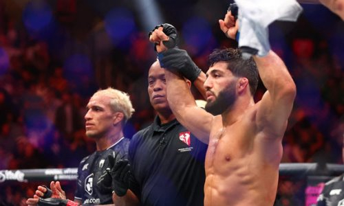 «Уважаю». В США поддержали скандальный поступок российского бойца на UFC 300. Видео