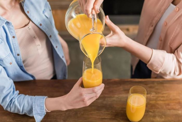 Женщина пила только апельсиновый сок в течение 40 дней и вот как это повлияло на ее тело
