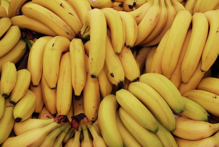 Назван необычный способ побороть бессонницу с помощью бананов