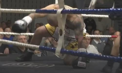 Нокаутом в первом раунде закончился бой непобежденного боксера за титул в весе Алимханулы. Видео