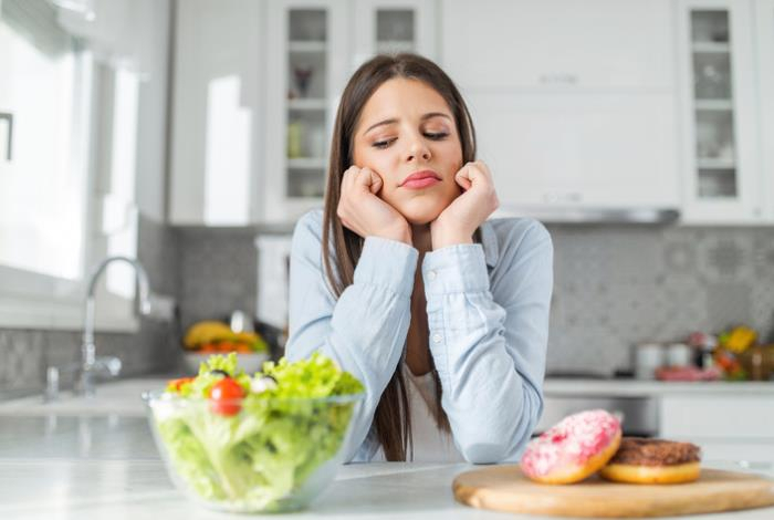 Что съесть перед обедом, чтобы похудеть — диетолог раскрыла одну хитрость