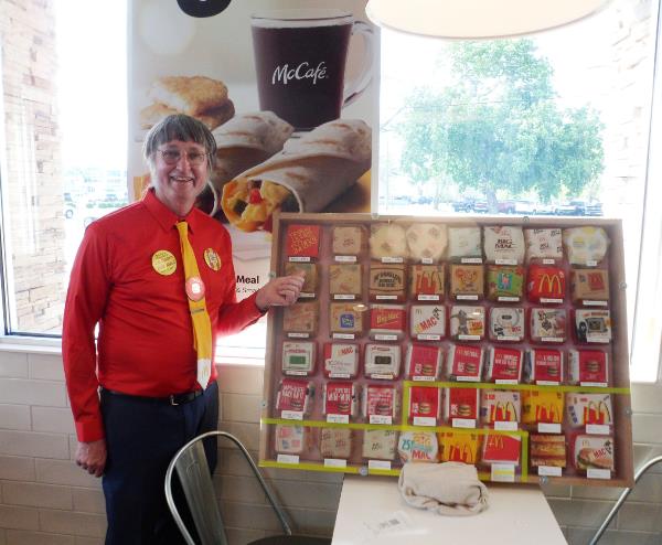 Американец съедал по бургеру в день 50 лет подряд. Вот как он сейчас выглядит