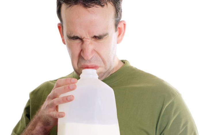 Можно ли пить молоко со сроком годности полгода