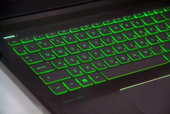 Не делайте этого, сидя за ноутбуком — три опасных действия