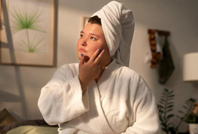 Почему нельзя ложиться спать с мокрой головой? Названы пугающие последствия «безобидной» привычки