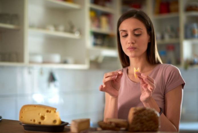 Названы продукты, которые нельзя есть при высоком уровне холестерина