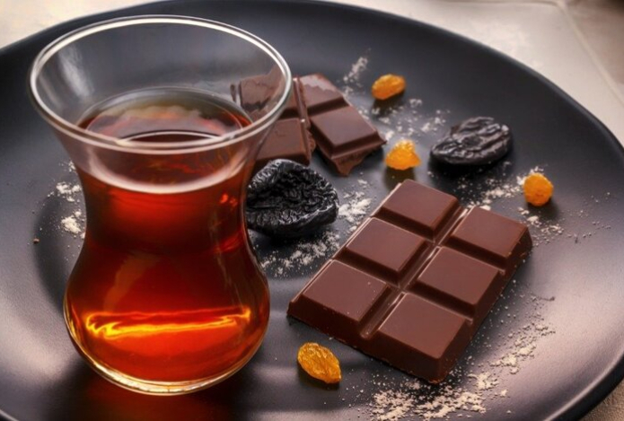 Врач предупредила о вреде шоколада и чая