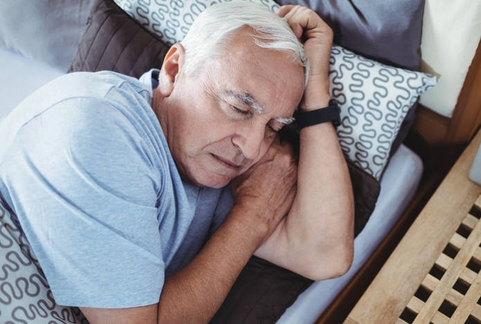Чем опасен недостаток сна для людей старше 50 лет