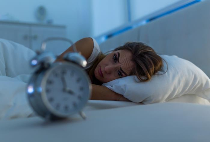 «Уберите это из кровати». Врач назвал предмет, который мешает нам высыпаться