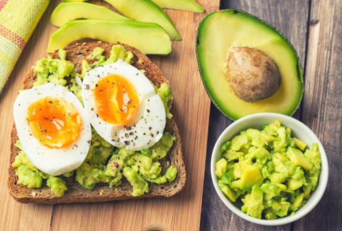 Этот жирный продукт снижает сахар и холестерин. Врачи рекомендуют есть его в сыром виде