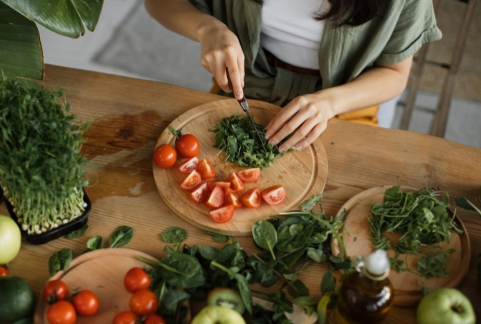 Эксперт назвала шесть продуктов, которые предотвращают выпадение волос