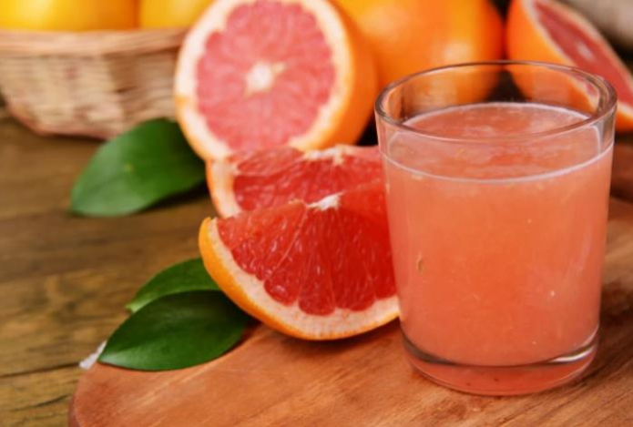 Никогда не пейте фруктовые соки натощак. И вот почему