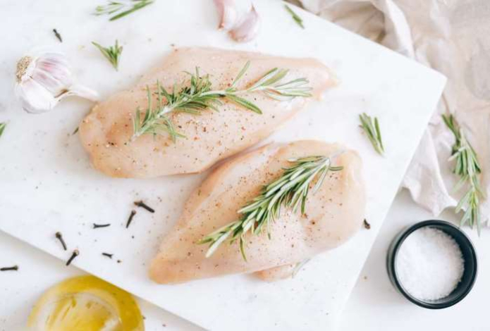 Врач назвала самое полезное мясо для пожилых. Его необходимо употреблять по 100 грамм в день