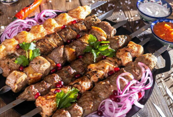 Онколог предупредил о наличии вызывающих рак веществ в шашлыке