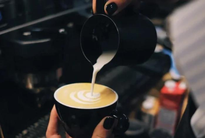 Молоко и еще четыре продукта, которые нельзя добавлять в кофе