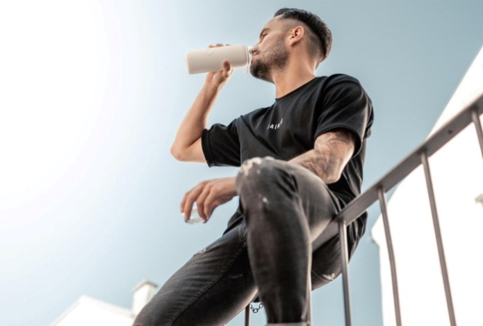 Не алкоголь и не лимонад. Этот напиток повышает риск образования тромба в течение часа