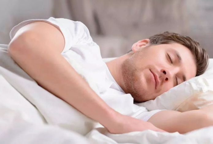 Ученые выяснили, сколько нужно спать для долголетия