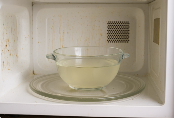 Как отмыть микроволновку от жира — самый простой способ