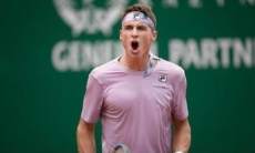 Разгромом завершился матч казахстанского теннисиста на турнире в Тунисе