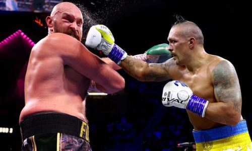 Александра Усика «отправили» в поздний нокаут