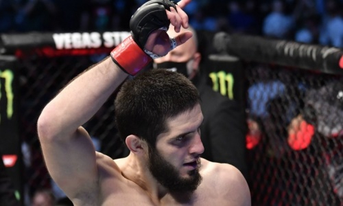 Махачев оставил послание перед боем с Порье на UFC 302