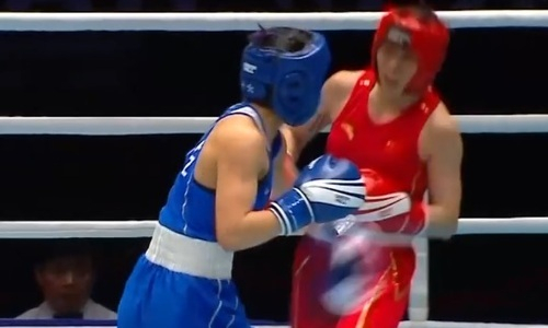 Казахстанская чемпионка мира провела бой с победительницей Олимпиады