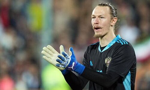 Вратарь сборной России переходит в «ПСЖ»