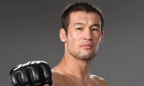 «Думает, что сможет Шавката победить». Фанаты UFC отреагировали на брошенный вызов Рахмонову