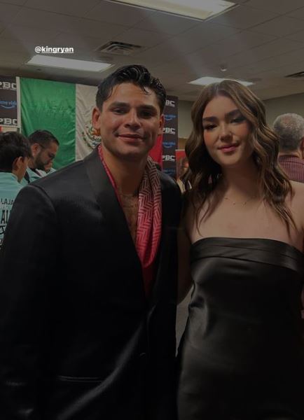 18-летнюю дочь «Канело» заметили со скандальным боксером. Фото