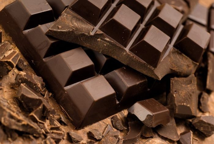 «Употреблять его следует 15-25 грамм в день». Этот шоколад защищает сердце и нормализует давление