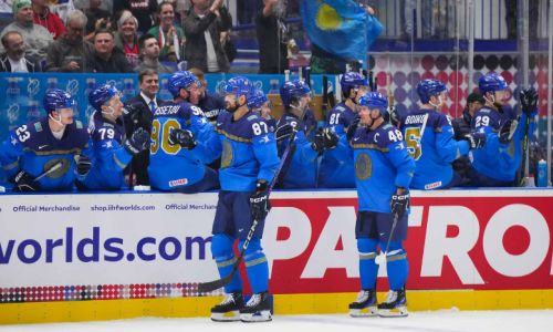 Казахстанский хоккеист вошел в историю чемпионата мира