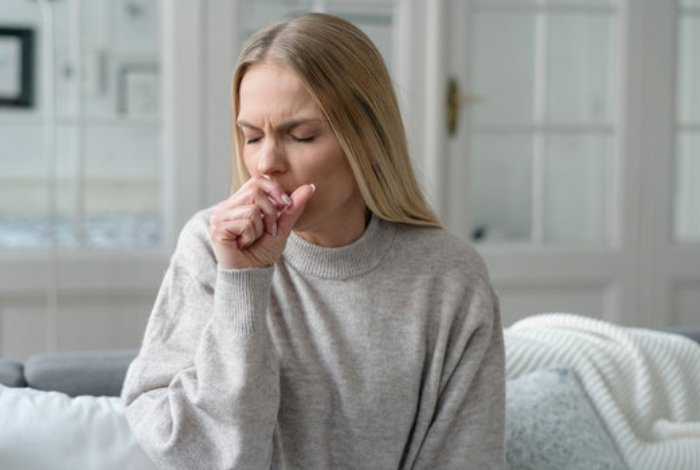Опасен ли кашель после еды?