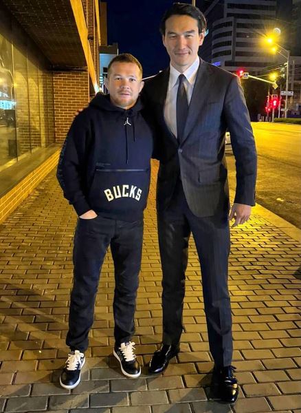 Нурлан Сабуров встретил экс-чемпиона UFC. Фото