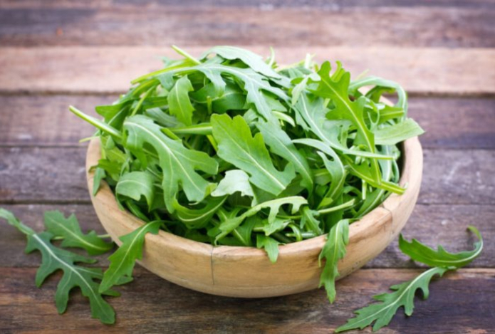 «Содержит много клетчатки и питательных веществ». Врачи назвали лучший салат для защиты от рака