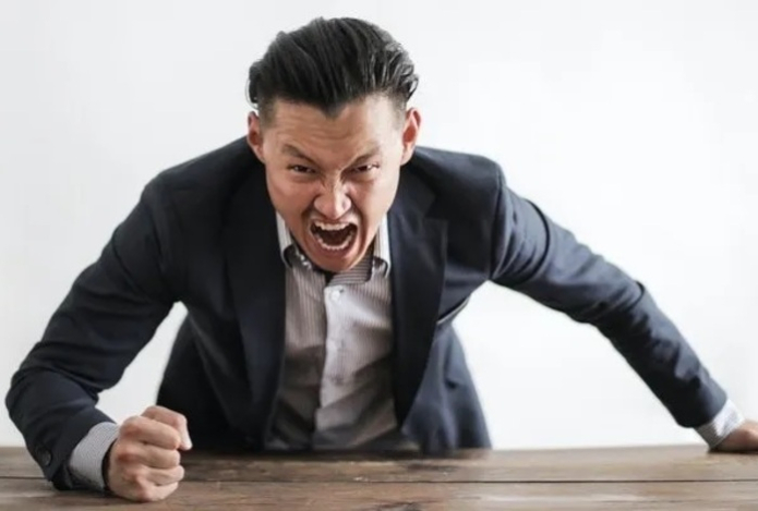 Любителей злиться предупредили о риске для здоровья