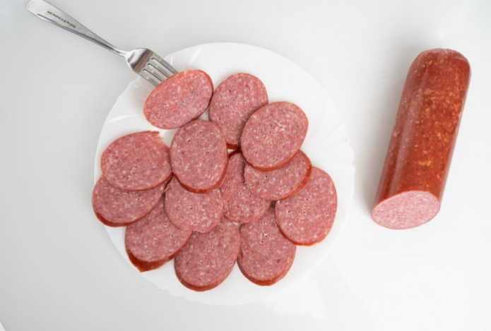Врач раскрыла, сколько колбасы безопасно есть в день